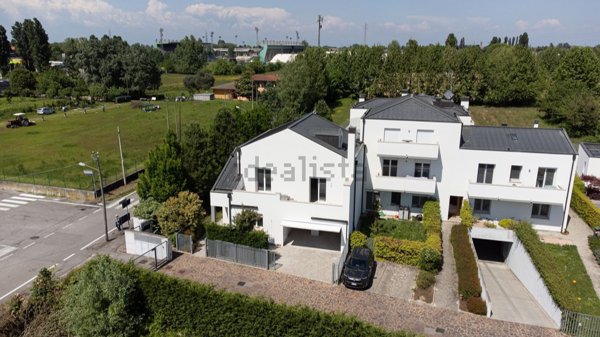 casa indipendente in vendita a Padova in zona Mortise