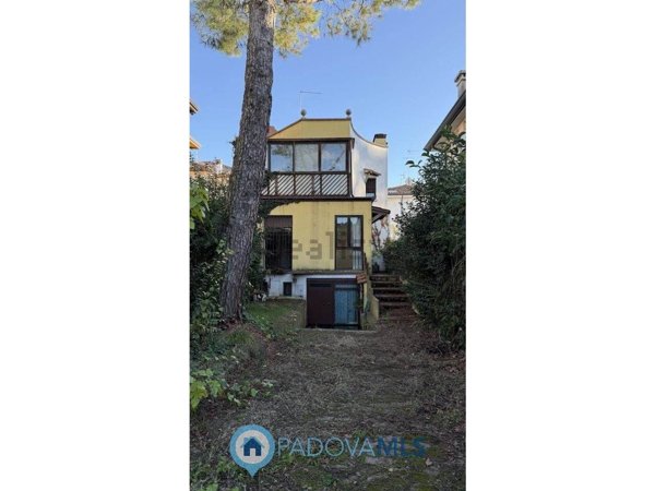 casa indipendente in vendita a Padova in zona Sant'Osvaldo / Santa Rita