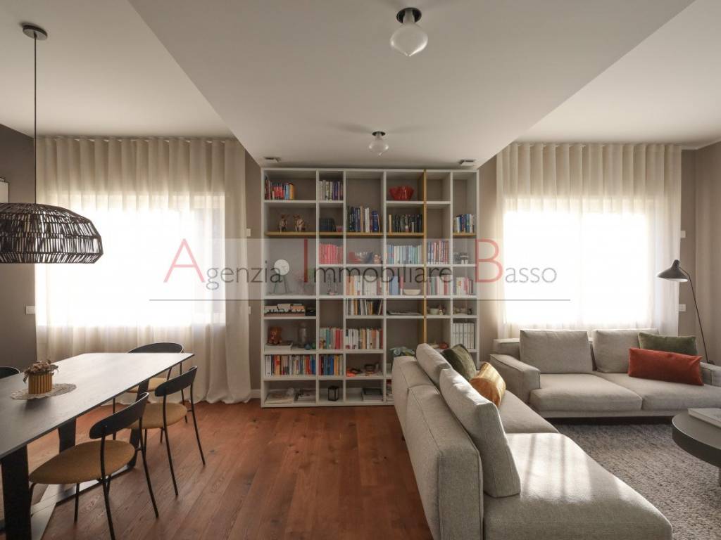 casa indipendente in vendita a Padova in zona Sant'Osvaldo / Santa Rita