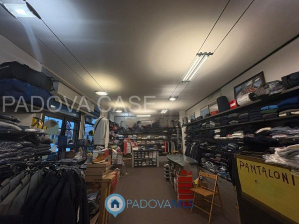 negozio in vendita a Padova in zona Mandria
