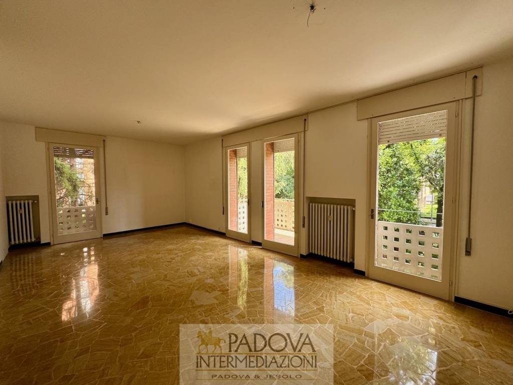 appartamento in vendita a Padova in zona Sacra Famiglia