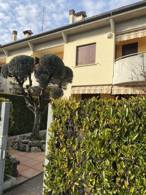 casa indipendente in vendita a Padova in zona Mandria
