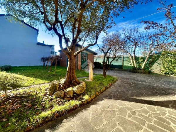 casa indipendente in vendita a Padova in zona Brentelle