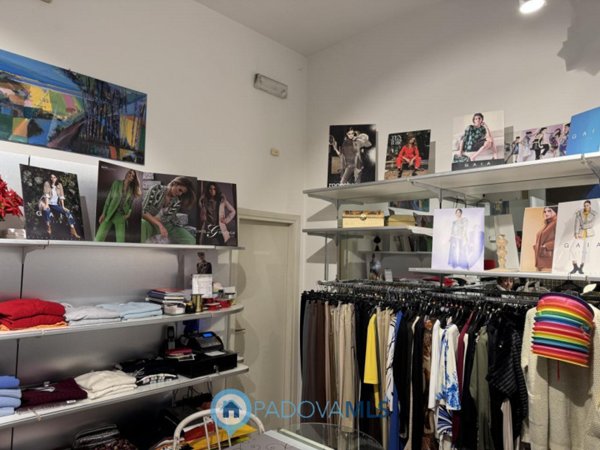 negozio in vendita a Padova in zona Centro Storico