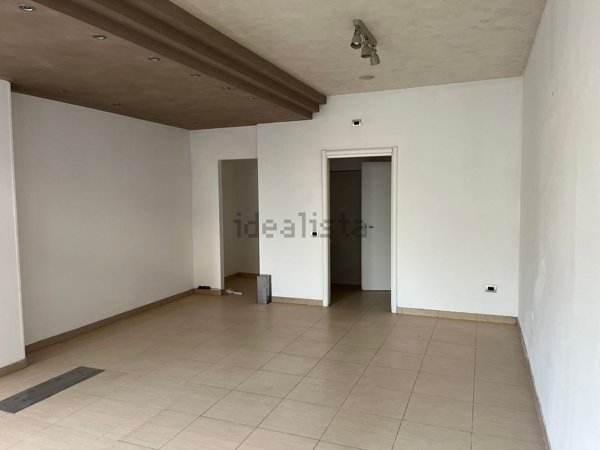 negozio in vendita a Padova in zona Arcella