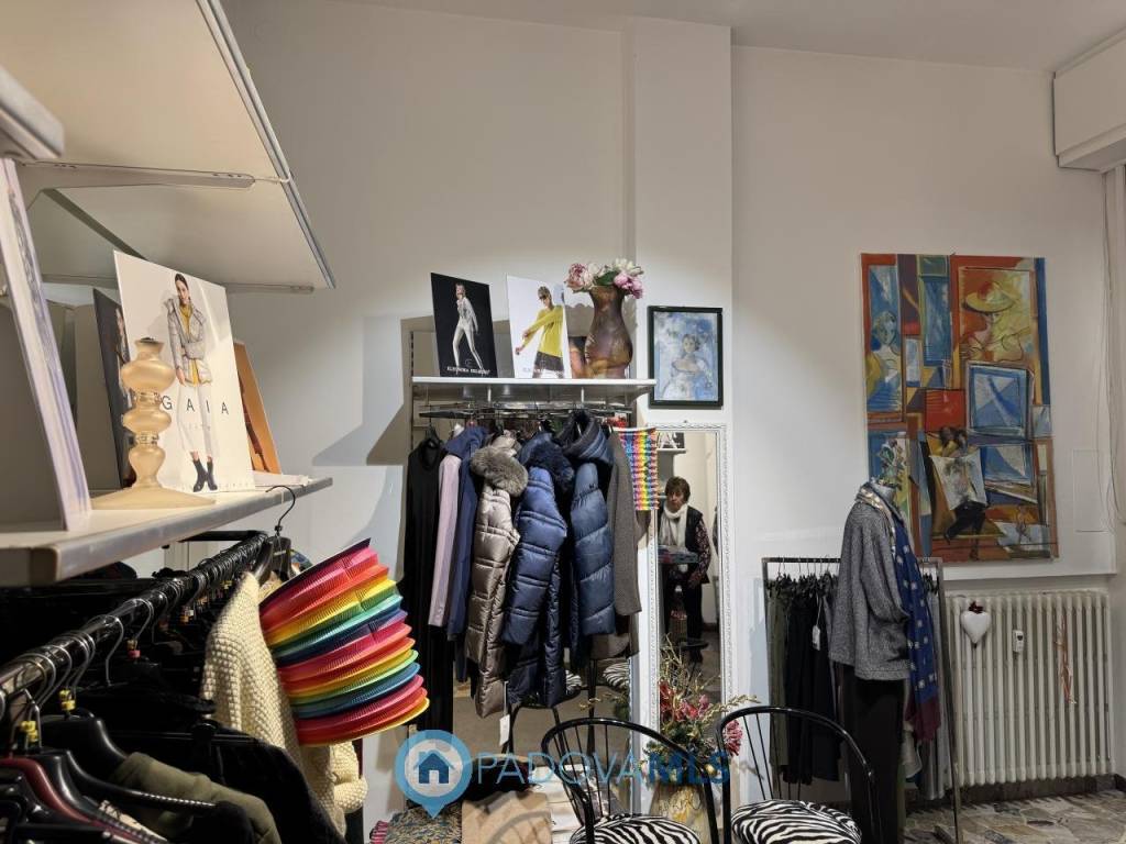 negozio in vendita a Padova in zona Savonarola