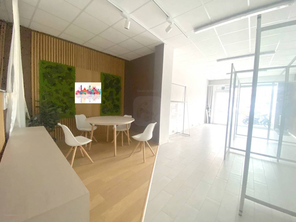 negozio in vendita a Padova in zona Stanga