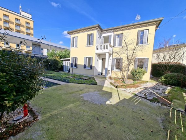 casa indipendente in vendita a Padova in zona Stanga