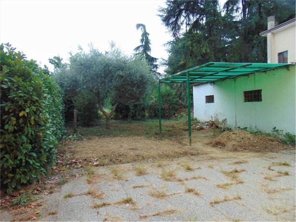casa indipendente in vendita a Padova in zona Sacra Famiglia