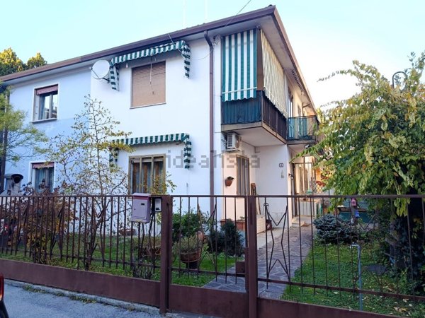 casa indipendente in vendita a Padova in zona San Carlo