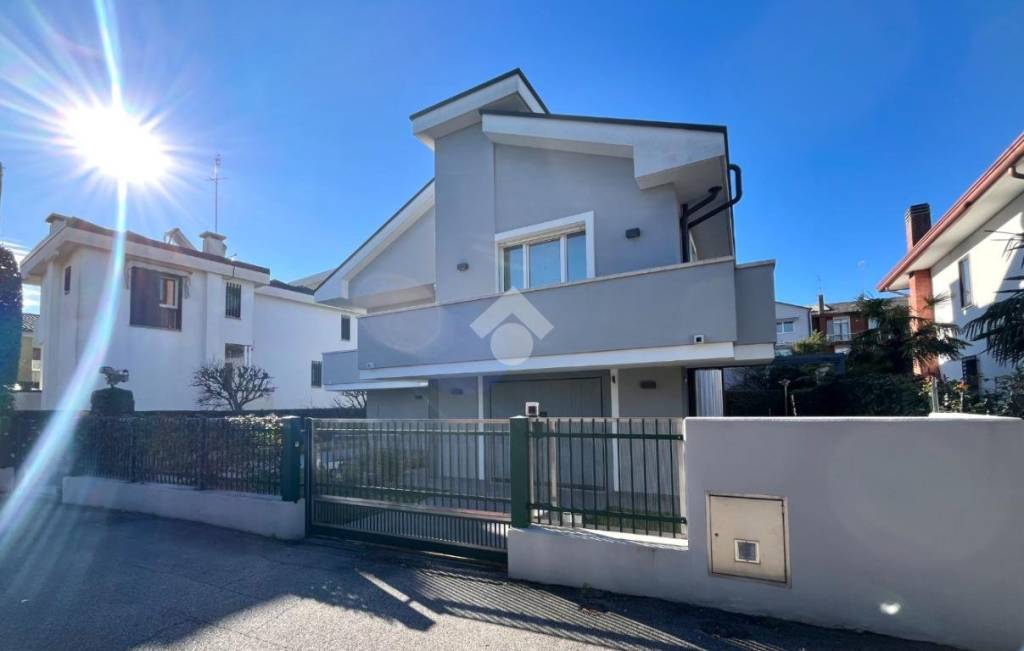 casa indipendente in vendita a Padova in zona Centro Storico