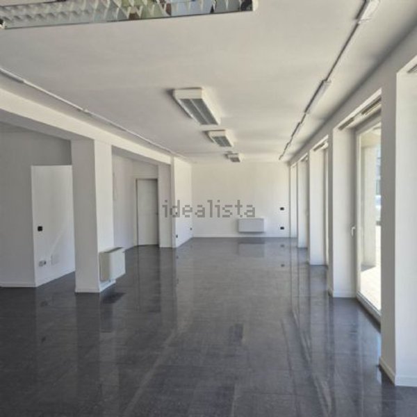 negozio in vendita a Padova in zona Arcella