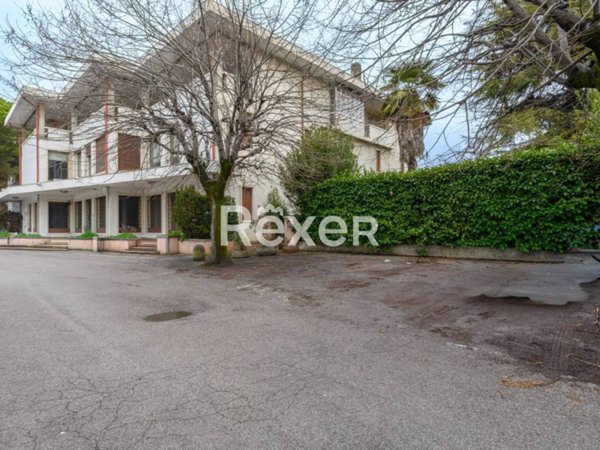 locale commerciale in vendita a Padova in zona Stanga