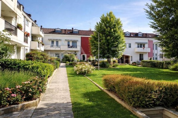 casa indipendente in vendita a Padova in zona Sant'Osvaldo / Santa Rita