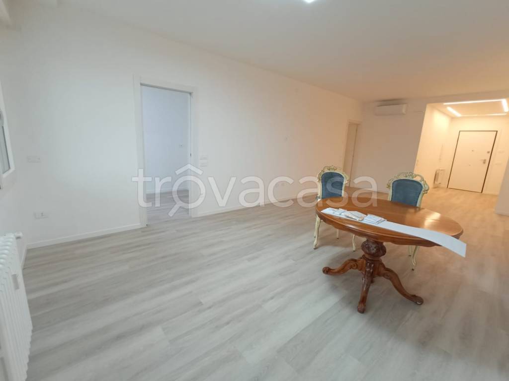 appartamento in vendita a Padova in zona Sant'Osvaldo / Santa Rita