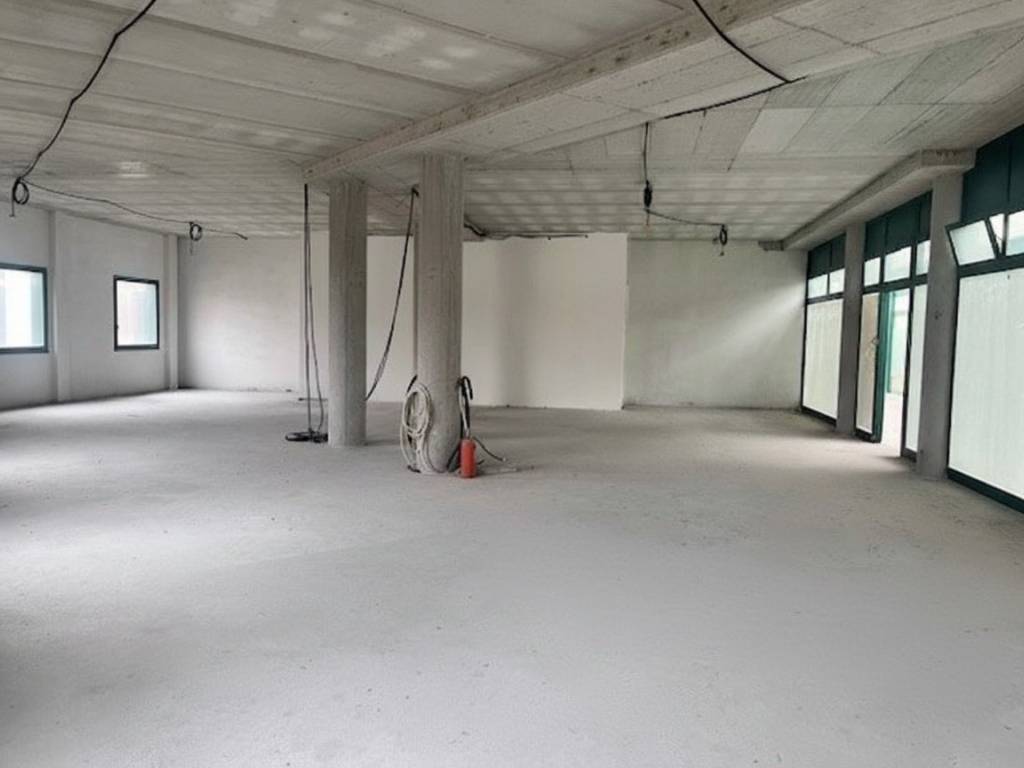 negozio in vendita a Padova in zona Sacra Famiglia