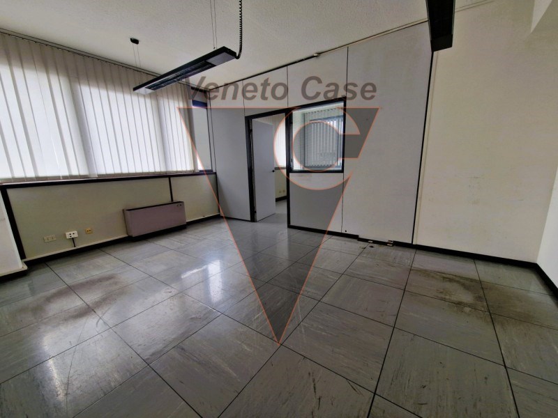 ufficio in vendita a Padova in zona Camin / Granze