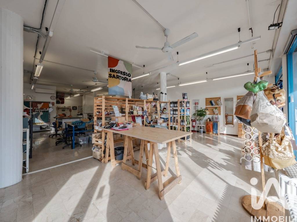 negozio in vendita a Padova in zona Pontevigodarzere