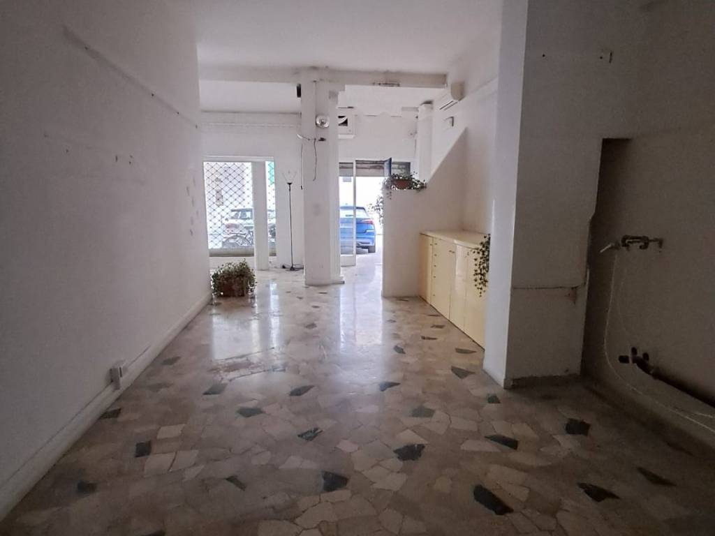 negozio in vendita a Padova in zona Savonarola