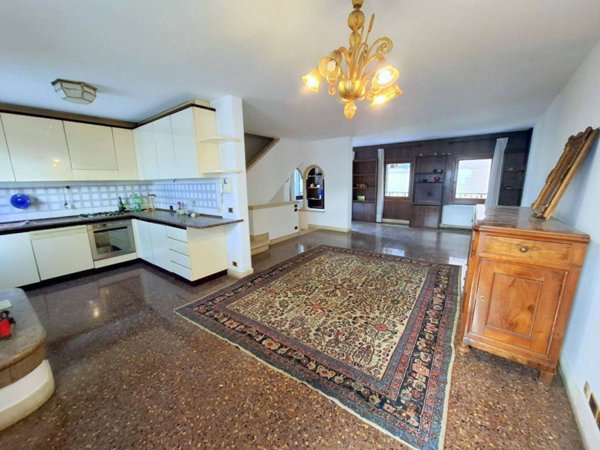 casa indipendente in vendita a Padova in zona Centro Storico