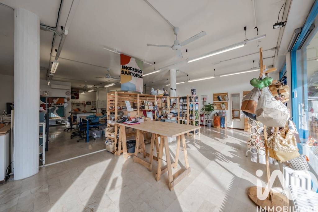 negozio in vendita a Padova in zona Pontevigodarzere