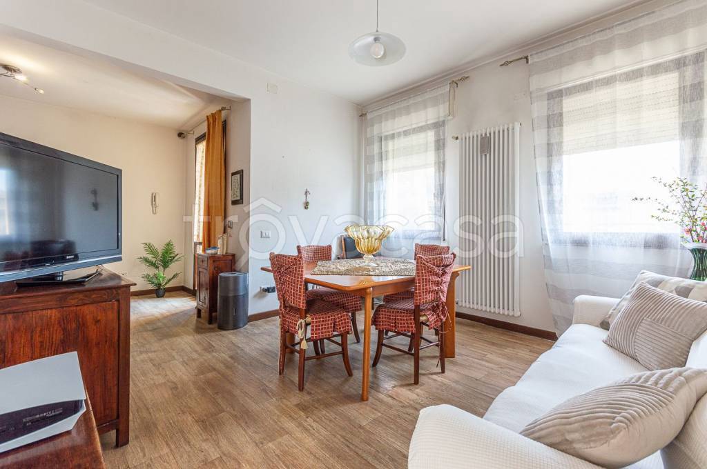 casa indipendente in vendita a Padova in zona Sant'Osvaldo / Santa Rita