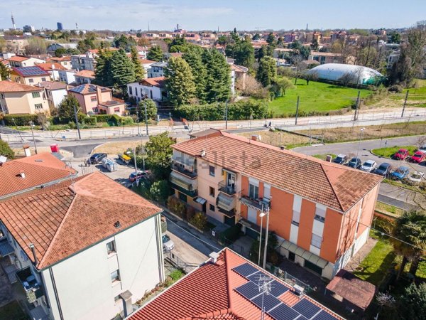 casa indipendente in vendita a Padova in zona Sant'Osvaldo / Santa Rita