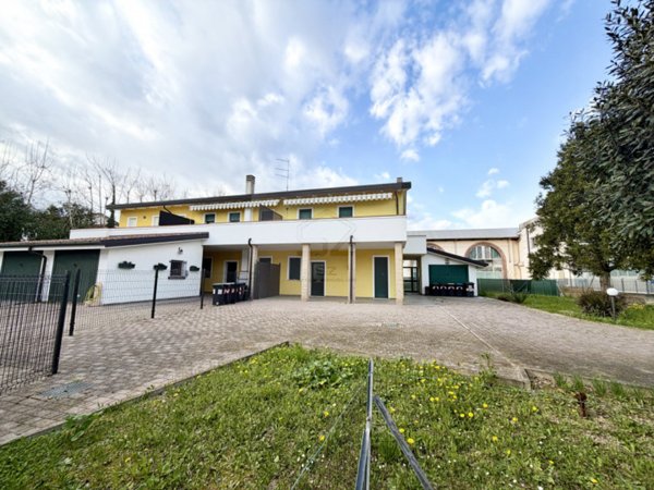casa semindipendente in vendita a Padova in zona Guizza