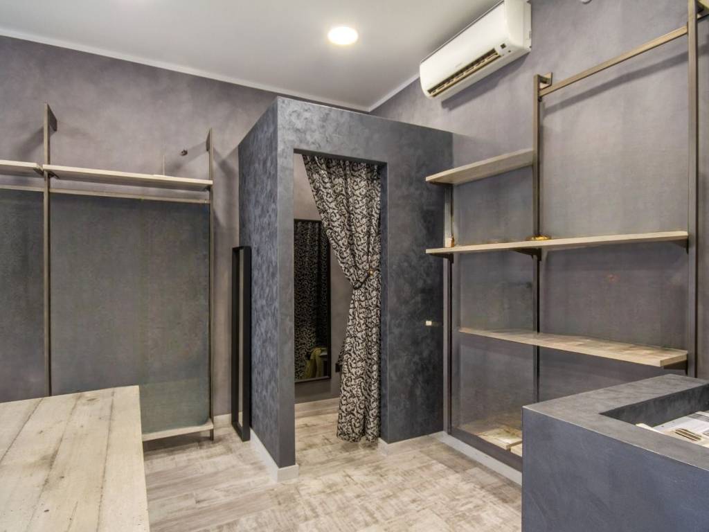 negozio in vendita a Padova in zona Arcella