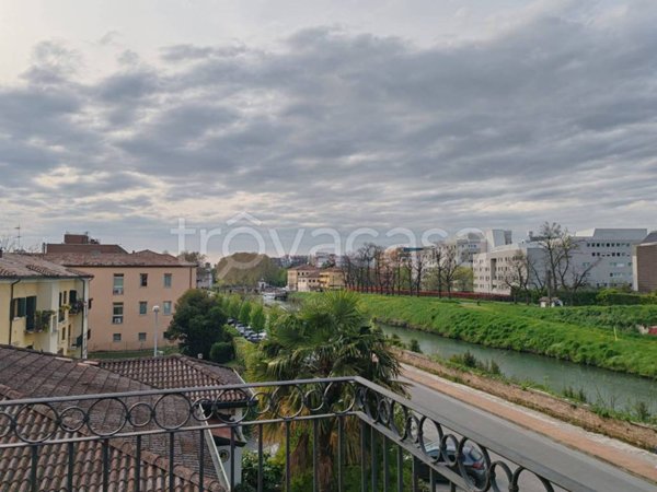 appartamento in vendita a Padova in zona Portello