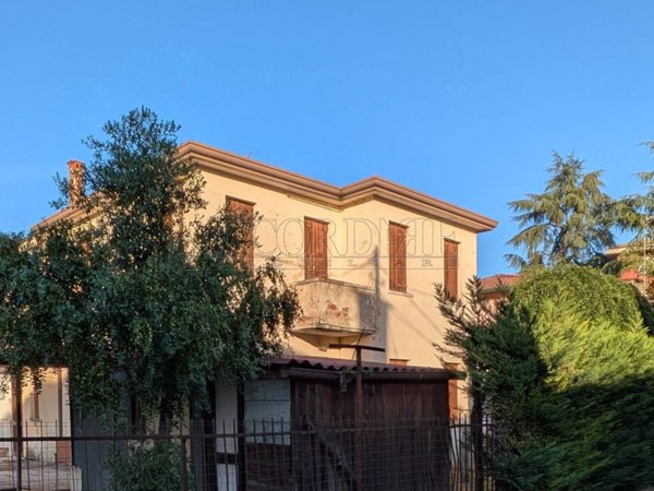 casa indipendente in vendita a Padova in zona San Carlo