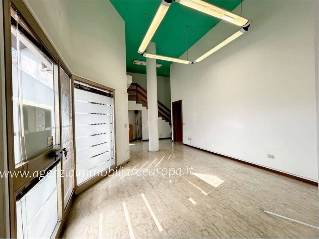 negozio in vendita a Padova in zona Guizza