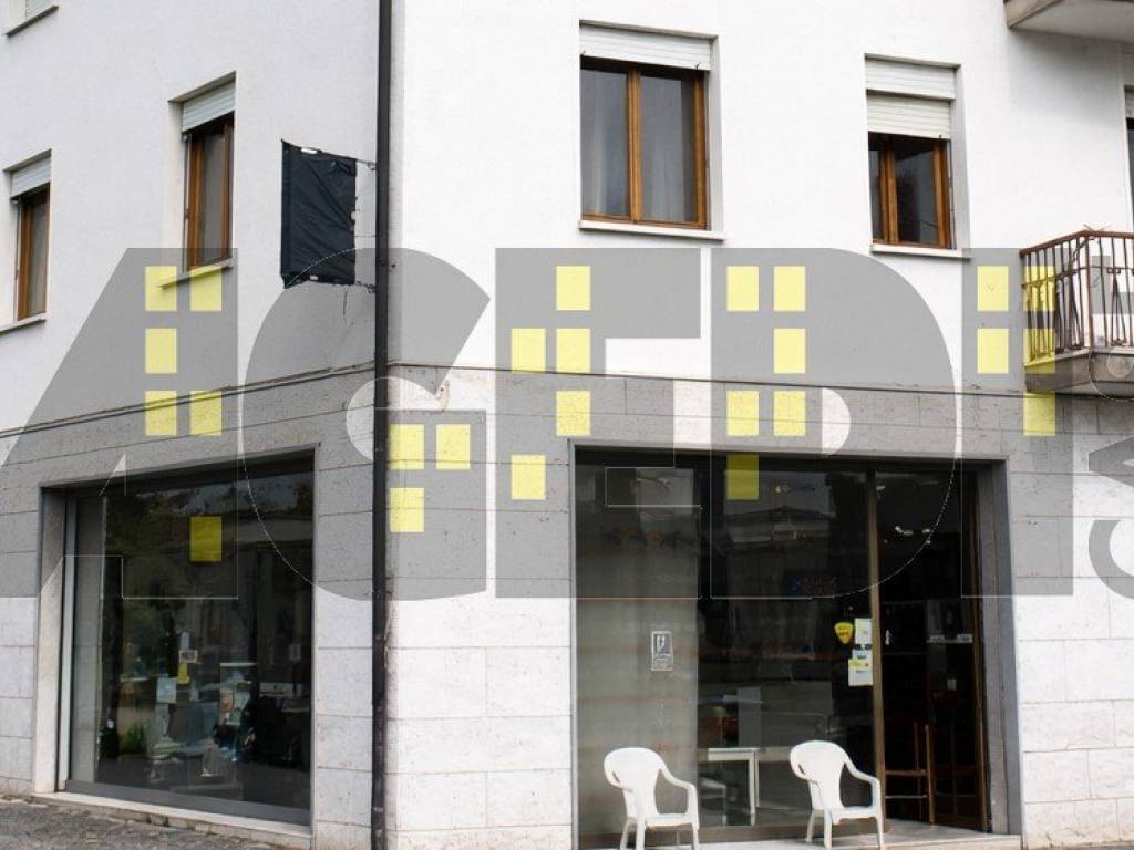 negozio in vendita a Padova in zona Guizza