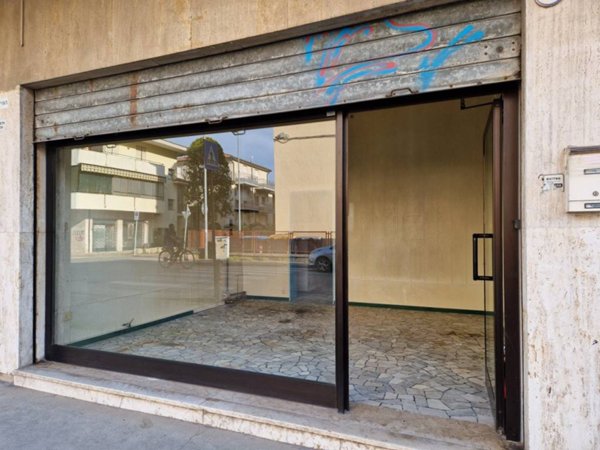 negozio in vendita a Padova in zona San Carlo