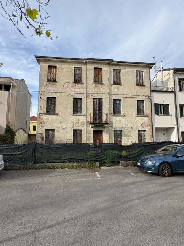 terreno edificabile in vendita a Padova in zona Porta Trento