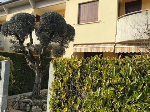 casa indipendente in vendita a Padova in zona Mandria