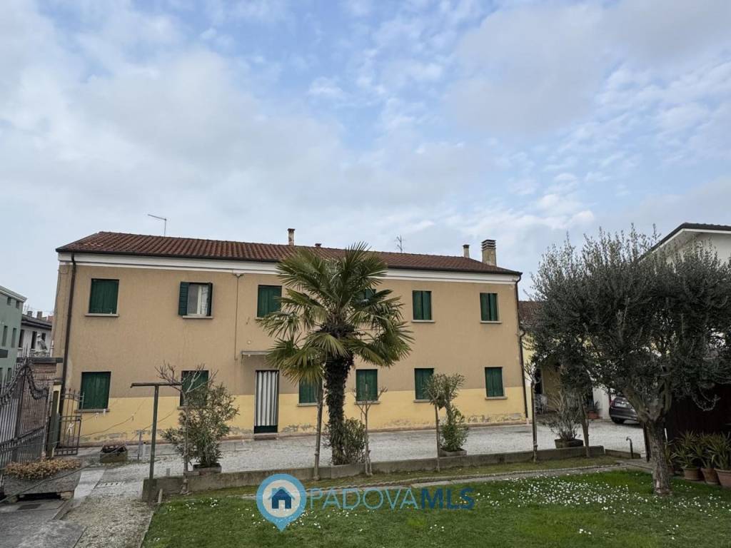 casa indipendente in vendita a Padova in zona Montà