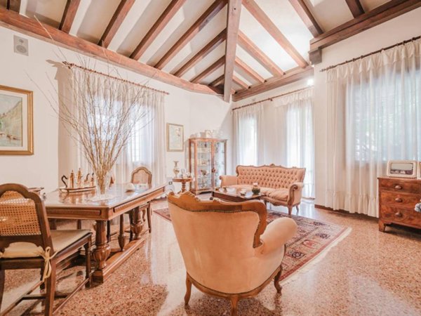 casa indipendente in vendita a Padova in zona Sant'Osvaldo / Santa Rita