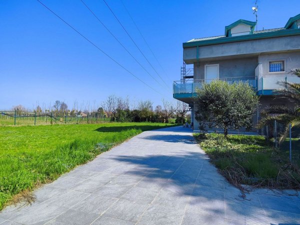 casa indipendente in vendita a Padova in zona Sant'Osvaldo / Santa Rita