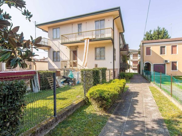 appartamento in vendita a Padova in zona Altichiero