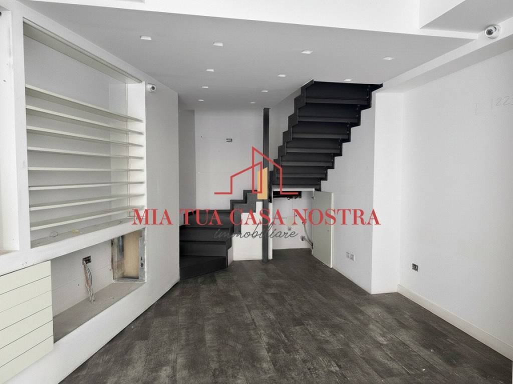 negozio in vendita a Padova in zona Savonarola