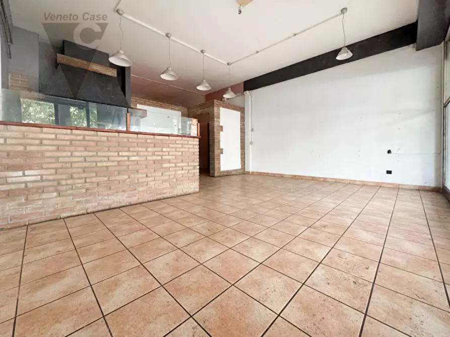 negozio in vendita a Padova in zona Camin / Granze