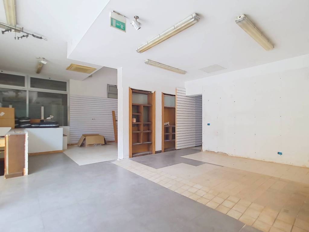 negozio in vendita a Padova in zona Porta Trento