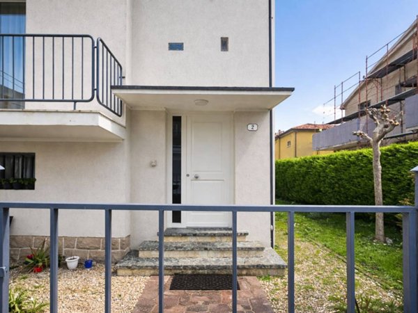 casa indipendente in vendita a Padova in zona Sant'Osvaldo / Santa Rita