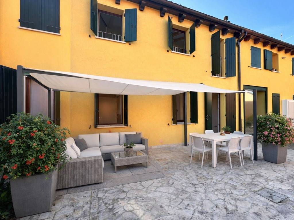 casa indipendente in vendita a Padova in zona Mandria