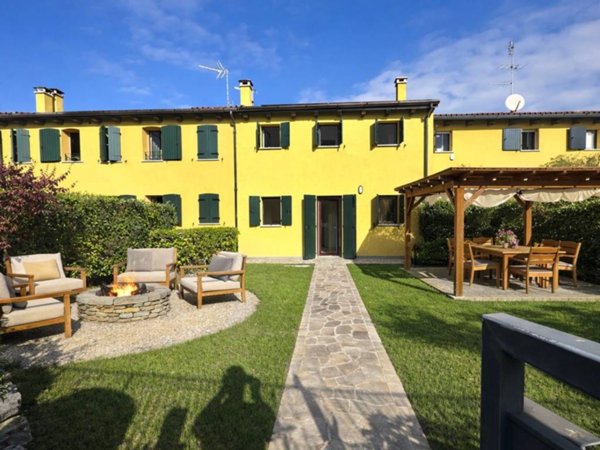 casa indipendente in vendita a Padova in zona Mandria