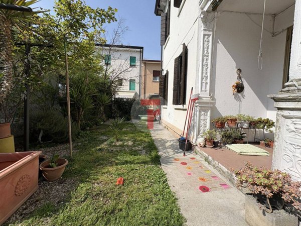 casa indipendente in vendita a Padova in zona San Carlo