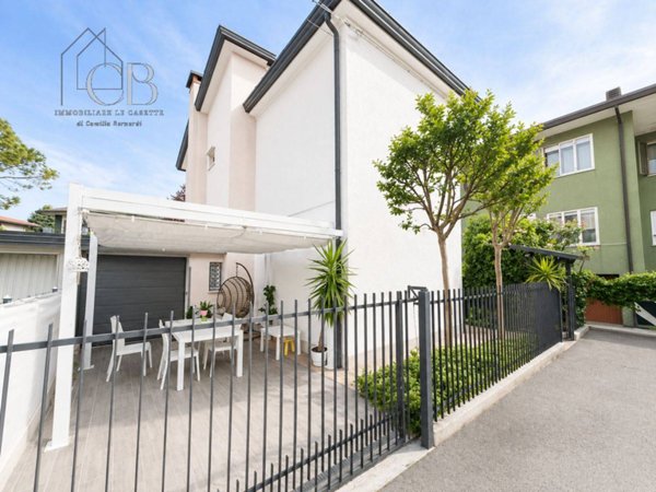 casa indipendente in vendita a Padova in zona Sant'Osvaldo / Santa Rita