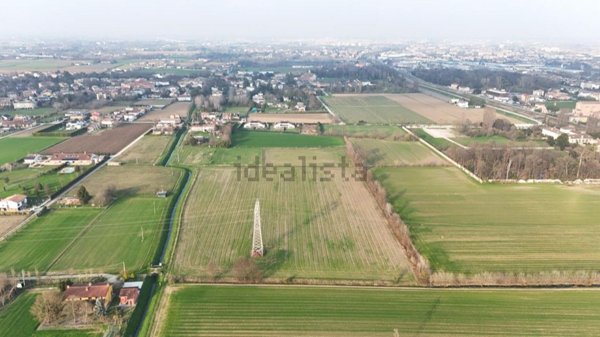 terreno edificabile in vendita a Padova in zona Mandria