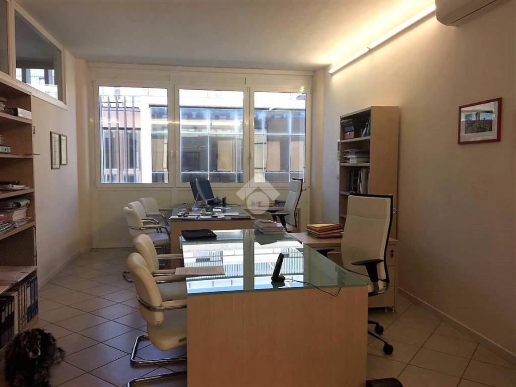 ufficio in vendita a Padova in zona Portello